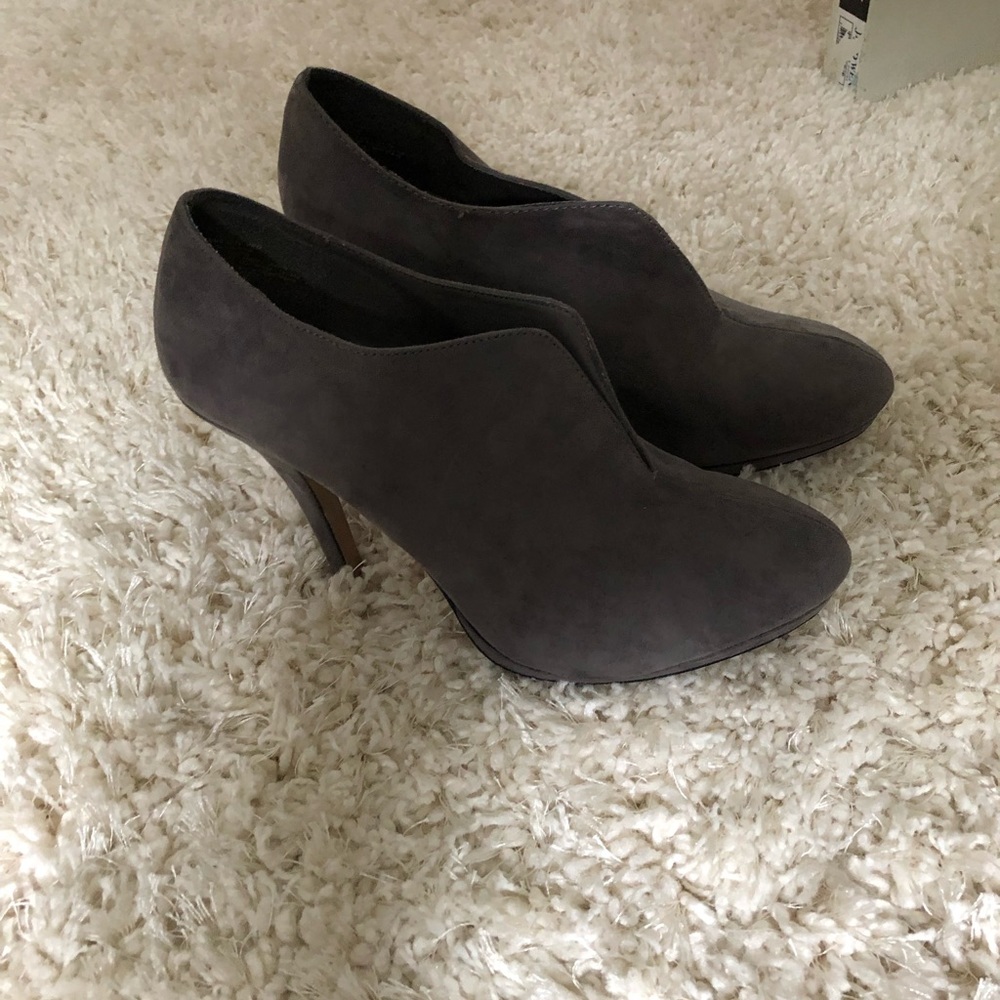 APT. 9 heel booties